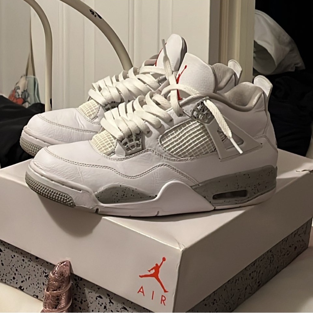 Air Jordan 4 Retro White Oreo Size 9.5